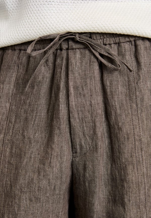 BERMUDA - Shorts - marrone4