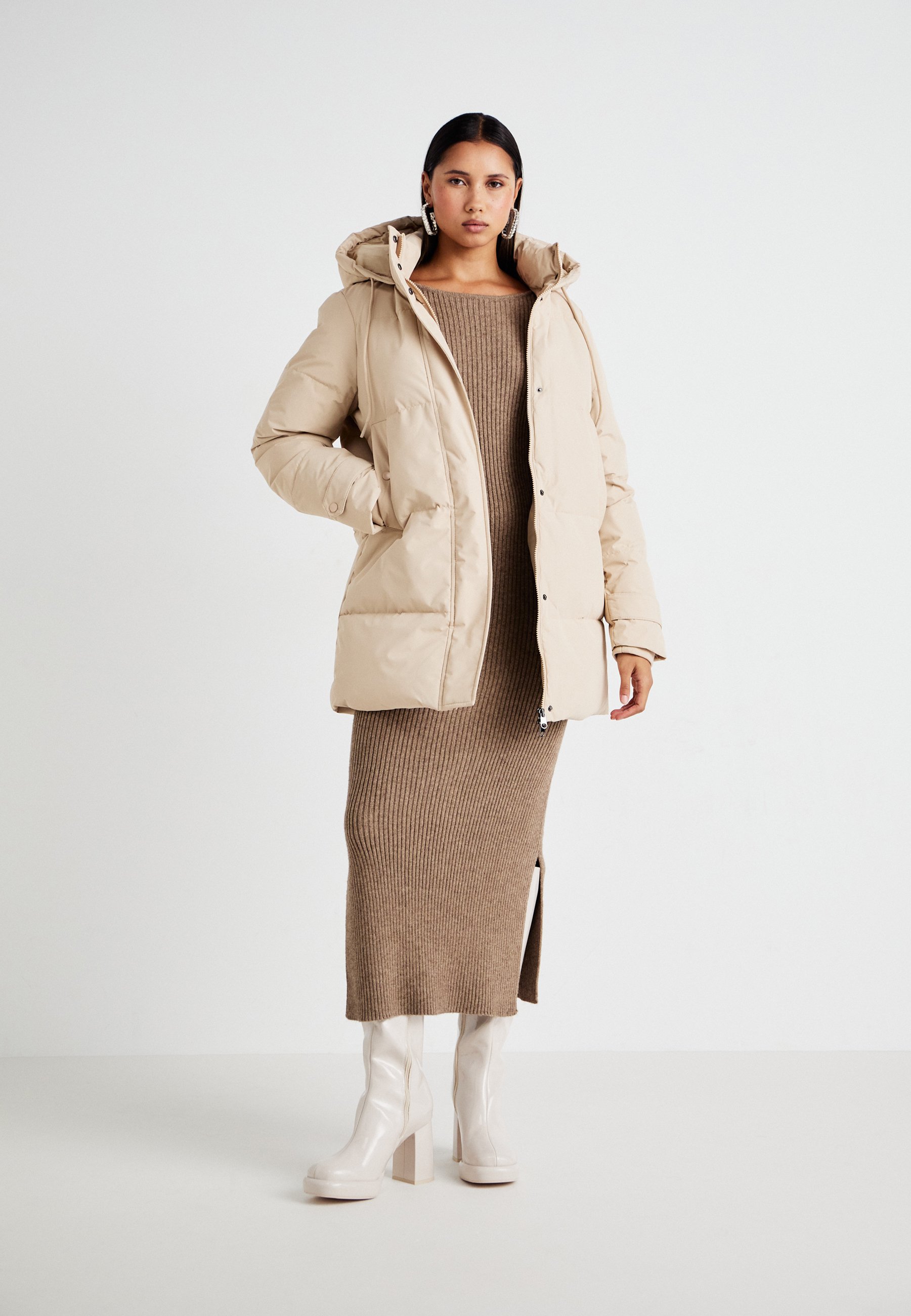 Vero Moda VMLEONIELEA - Down coat - doeskin/sand - Zalando.co.uk