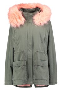 Olivgrüne Parkajacke mit einer abnehmbaren rosa Kunstfellkapuze. Verfügt über zwei Fronttaschen und verstellbare Zugbänder an der Taille und dem Saum.