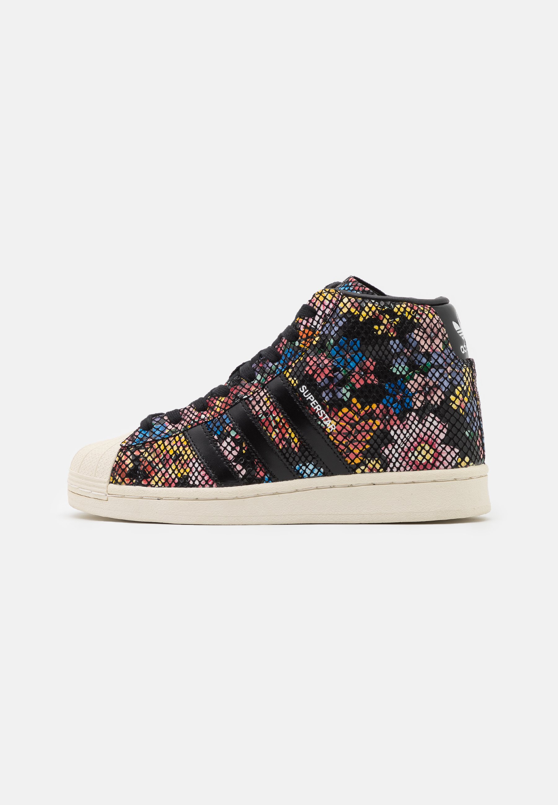 basket talon compensé adidas