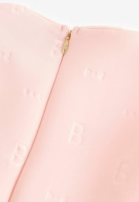 Baker by Ted Baker WAIST EMBOSSED -REGULAR FIT - Juhlamekko - pink