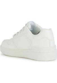 Weiße Sneaker mit einer glatten Lederobermaterial, runder Zehenpartie, Schnürdesign, gepolstertem Kragen und strukturiertem Gummisohle.