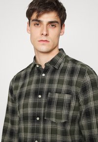 Only & Sons ONSLUCA LIFE CHECK - Camisa - peat