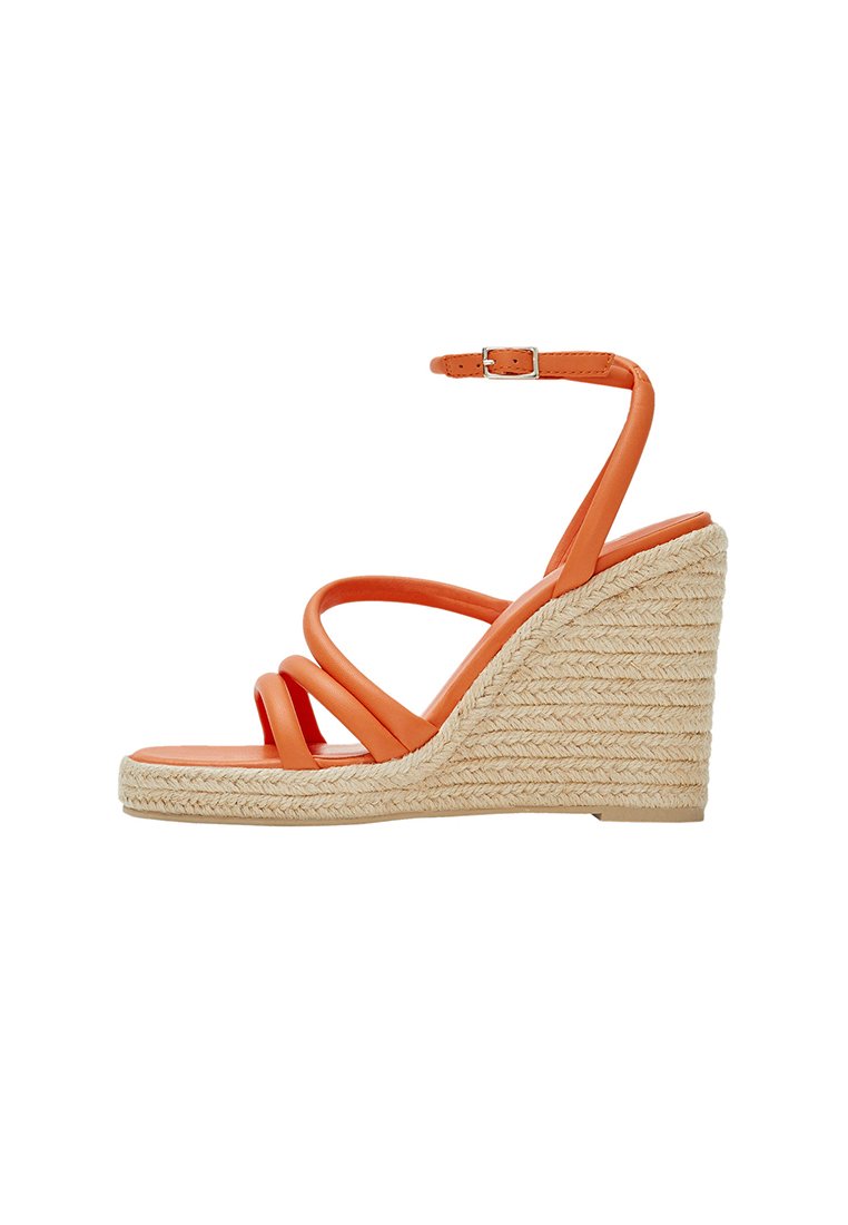 Mango Sandalen met sleehak oranje