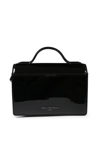 Sac à main en cuir verni noir avec une forme rectangulaire structurée, doté d'une poignée supérieure et d'un logo embossé à l'avant. Fini lisse et brillant.