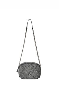 Borsa a tracolla grigia con texture, dotata di tracolla a catena, superficie decorata e chiusura con zip. Nome del marchio "GAELLE" esposto sul davanti.