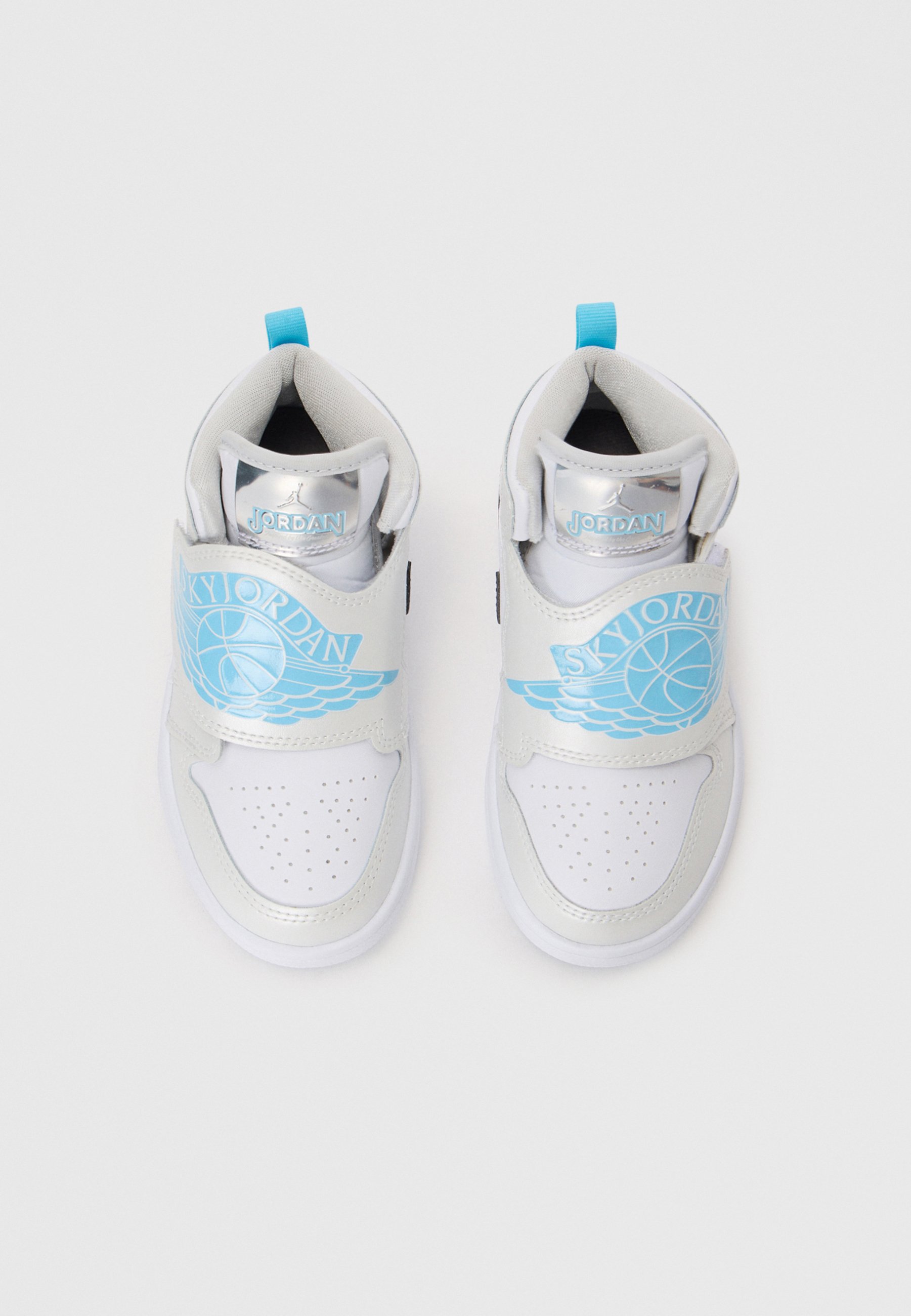 flat jordan sneakers