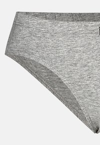 Graue Baumwollslips mit einer weichen, strukturierten Oberfläche. Der Bund ist elastisch und hat subtile Nähdetails. Klassische Slip-Form.