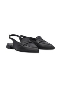 Czarne skórzane buty na obcasie typu slingback z zaostrzonym noskiem, z plecionym paskiem na wierzchu i małym słupkowym obcasem. Gładka faktura.
