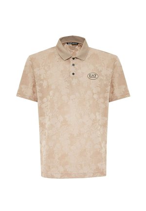 Polo beige con un motivo floreale testurizzato, chiusura a tre bottoni e logo ricamato EA7 sul petto. Maniche corte.