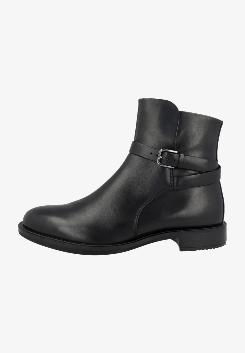 Botín de cuero negro hasta el tobillo con textura suave, puntera redondeada y una correa con hebilla alrededor del tobillo. Suela de goma negra resistente.