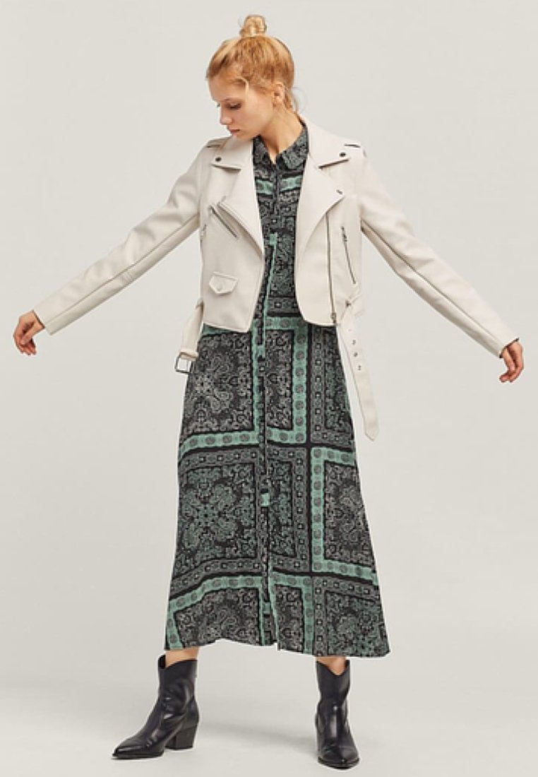 Damen Leichte Jacken | Stradivarius Kunstlederjacke white/weiß - JH94352 Damen Leichte Jacken | Stradivarius Kunstlederjacke white/weiß - JH94352