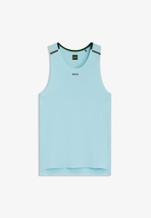 Lichtblauw, mouwloos sporttanktop met een ronde halslijn, subtiele textuur, zijkanten en zwarte accenten op de schouders.