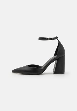 Magas sarkú cipők - black