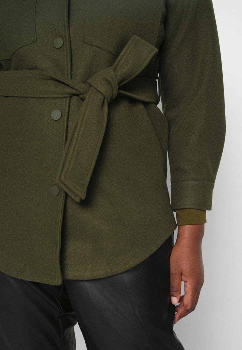 Damen Parkas | ONLY Carmakoma CAREMMA FREJA SHACKET Kurzmantel forest night/dunkelblau - AN70497 Damen Parkas | ONLY Carmakoma CAREMMA FREJA SHACKET Kurzmantel forest night/dunkelblau - AN70497