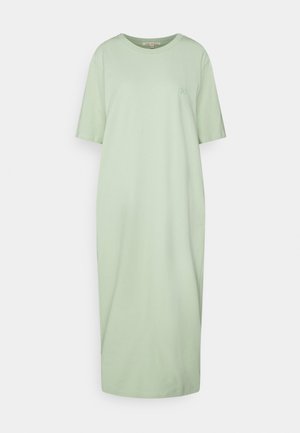 Hellgrünes, kurzärmeliges Midikleid mit Rundhalsausschnitt, entspannter Passform und kleinem Logodetail auf der oberen linken Brustseite.