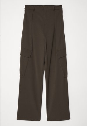 Bruine wijde cargobroek van textuurstof, met twee zijzakken met kleppen en een rechte snit van de taille tot de zoom.