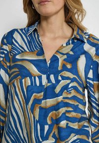 Desires ISA V-NECK LONG SLEEVE - Camicetta - p skydiver blue print
