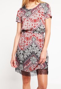 Vero Moda Denní šaty - dark red