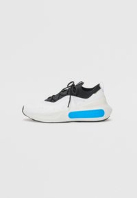 Unselected, white / black / distant gray