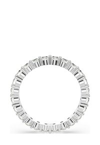 Rundring aus poliertem Silber mit einer durchgehenden Reihe rechteckiger Diamanten, verfügt über ein glattes Band und gleichmäßigen Abstand zwischen den Steinen.