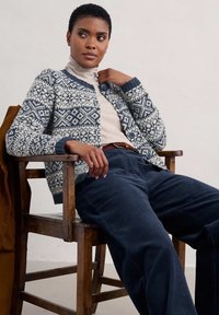 Seasalt Cornwall DAWSON PICK FAIRISLE - Kardigan - navy falling flake maritime aran