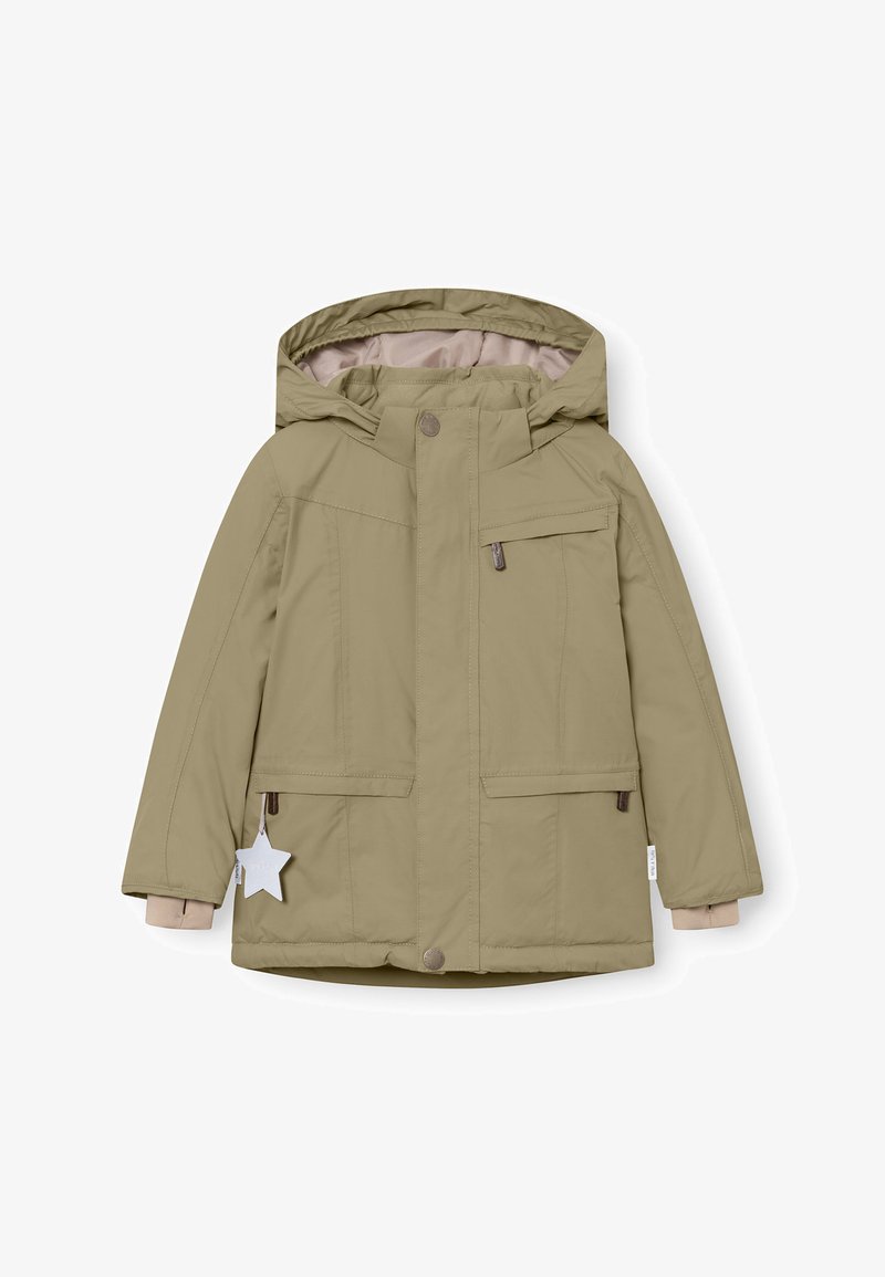 Kaki spalvos žieminė striukė su kapišonu, priekiniais užtrauktukais ir spaudėmis. Ši striukė turi dvi šonines kišenes ir dekoratyvinį žvaigždutės ženklelį.