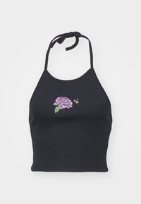 Top halter nero in cotone morbido con una rosa rosa ricamata e foglie verdi. Presenta una tracolla da annodare e un design aderente.