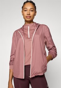 ASICS CORE JACKET - Windjack - rumble red