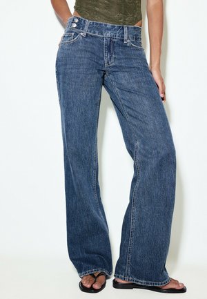 Stradivarius, LOW-WAIST STRAIGHT-LEG HAMMER-LOOP JEANS - Jean boyfriend - mottled dark blue