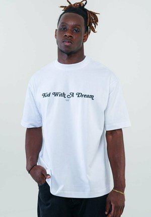 Atelier Of Faith, KID WITH A DREAM - BASIC TEE - Print T-shirt - white