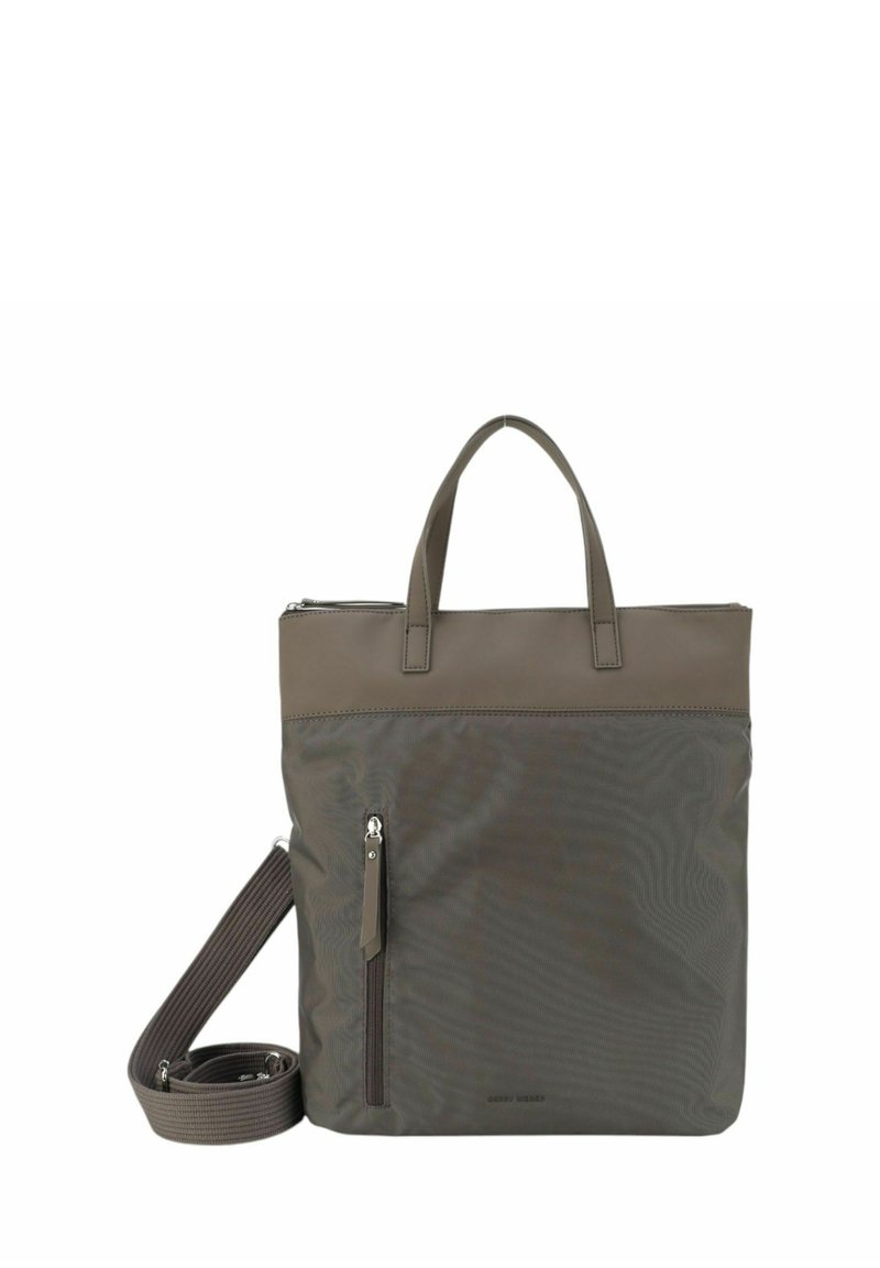 Borsa tote sintetica grigia con doppio manico e tracolla staccabile. Presenta una tasca frontale con zip e una superficie liscia e raffinata.