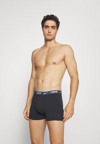 Nike Underwear - STRETCH TRUNK 3 PACK - Culotte - black/blue/anthracite Imagen en miniatura 1