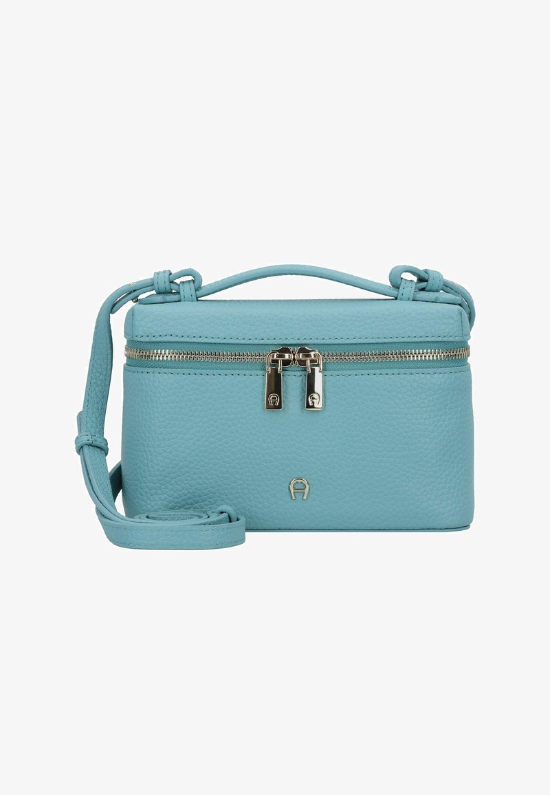 Sac bandoulière en cuir aquamarine avec une surface texturée, fermeture éclair, double fermoir, poignée supérieure et bandoulière réglable.