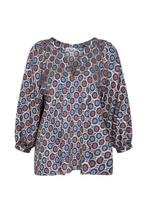 Bloes met bloemenprint, voorzien van pofmouwen, een V-halslijn en een losse pasvorm. De kleuren omvatten blauw, koraal en crème op een zachte stof.