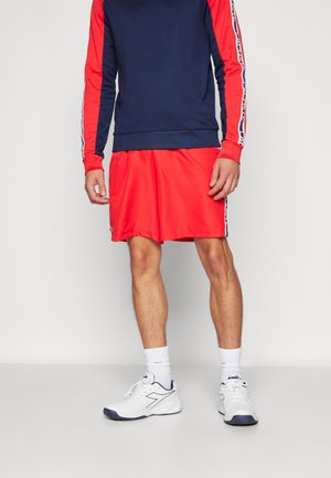 - Krótkie spodenki sportowe