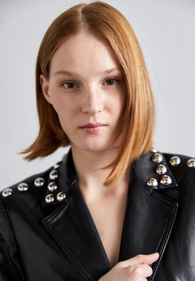 Cinq à Sept STUDDED MILLY JACKET - Blézer - black