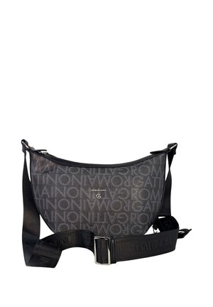 Borsa a tracolla nera a forma di mezzaluna con motivo testuale "GATTINONI ROMA" su tutta la superficie e tracolla regolabile con fibbia metallica.