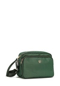Borsa a tracolla in ecopelle verde con due scomparti con zip, texture a rilievo, hardware in tono oro e tracolla regolabile.