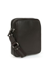 Borsa a tracolla in pelle marrone con forma rettangolare, due scomparti con zip e una tracolla rimovibile. Superficie testurizzata, accenti minimi.
