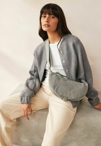 Next SLING - Skuldertasker - grey