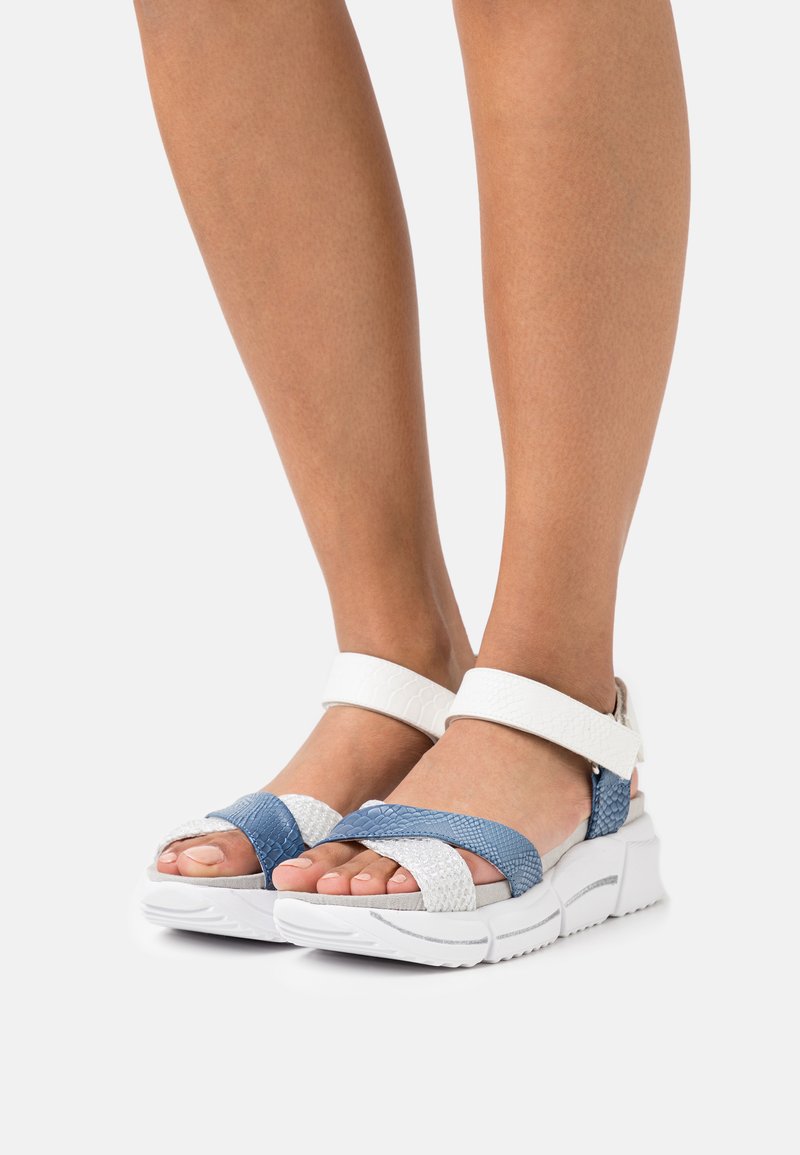 bugatti RAJA - Plateausandalette - multicolour