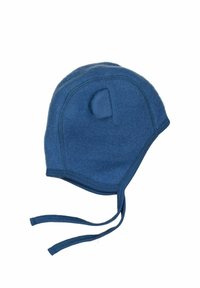 Sininen villasekoelippalakki, jossa on korvaläpät, solmimisnauhat, pyöreä muoto ja pieni, teksturoitu merkki toisella puolella. Pehmeä ja lämmin ulkonäkö.