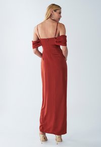 BWLDR BISMARCK DRESS - Maxi šaty - copper