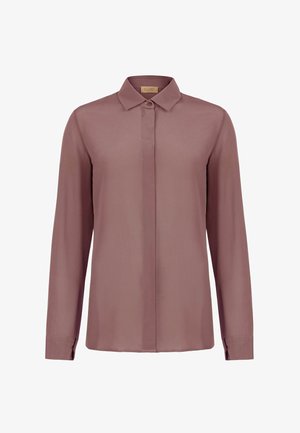 Lila Bluse mit langen Ärmeln, verdeckter Knopfleiste, klassischem Kragen und geknöpften Manschetten.