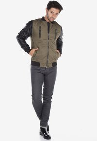 Cipo & Baxx Bomber Jacket - khaki