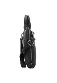Bolso de cuero negro con dos asas superiores y una correa de hombro desmontable. Cuenta con una cremallera plateada visible y un diseño elegante y plano.