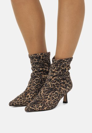 STRETCH - Botines - marron