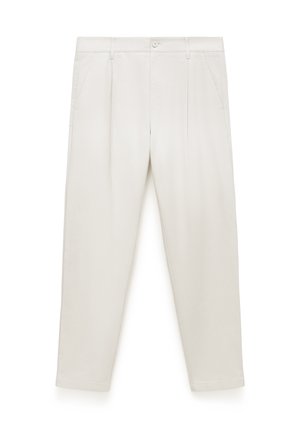 Pantaloni sartoriali color crema con passanti per cintura, tasche laterali, pieghe frontali, chiusura con bottone e cerniera, e gambe affusolate.
