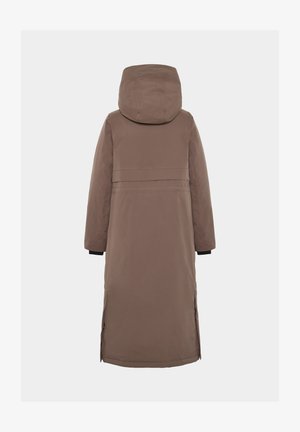 Manteau long brun avec une capuche, fabriqué en tissu lisse. Présente une coupe droite, des fentes latérales et des poignets noirs contrastants. Design minimaliste.